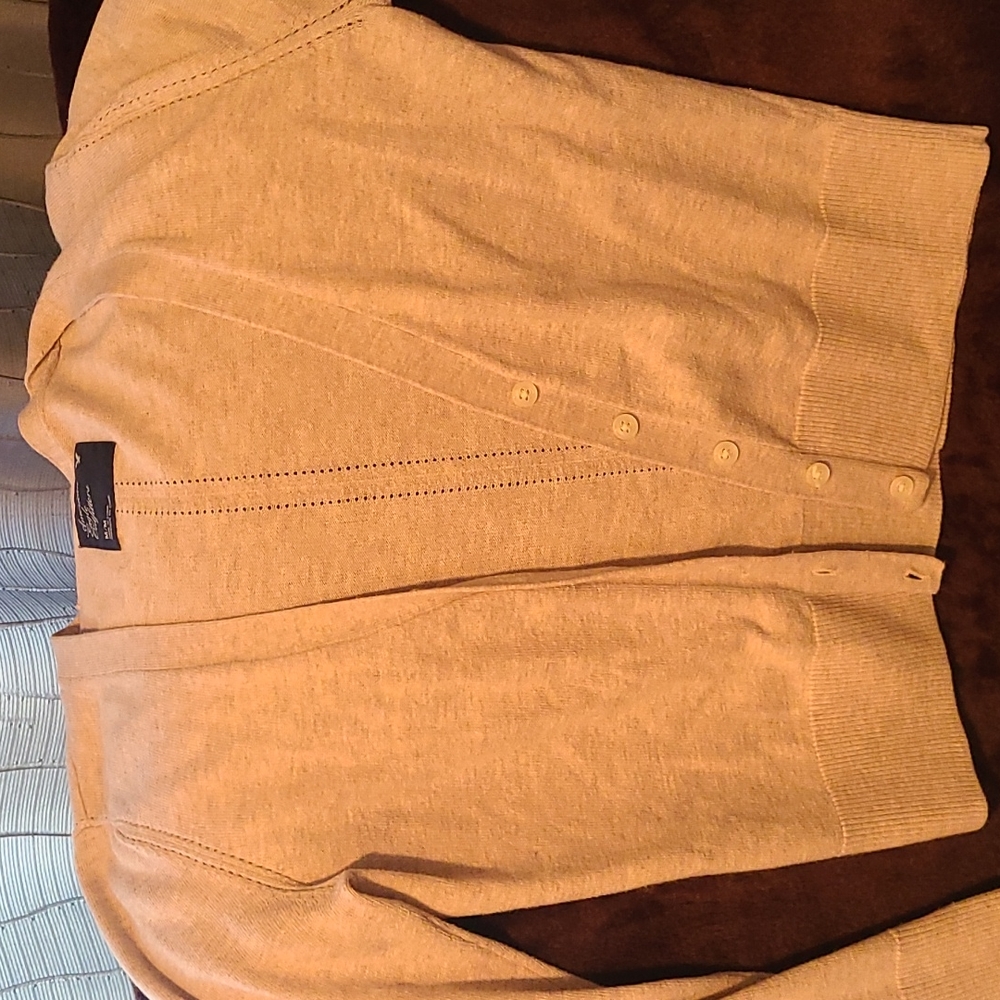 American Eagle outfitters bottom down sweater - Picture 2 of 4